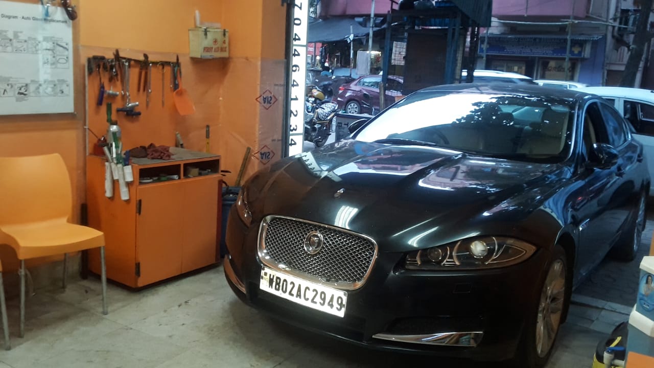 Jaguar Windshield Replacement